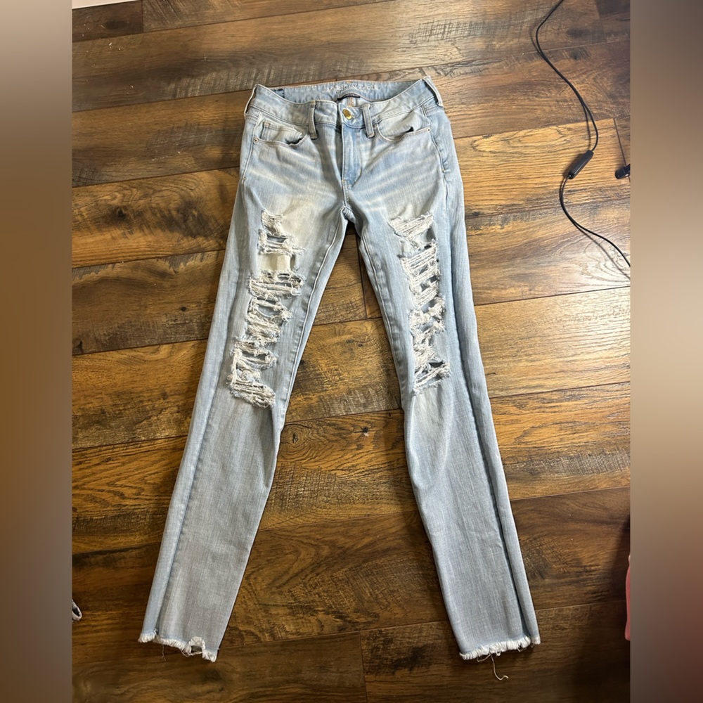 AMERICAN EAGLE JEANS.